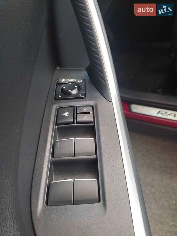 Позашляховик / Кросовер Toyota RAV4 2019 в Коропі фото 18 Позашляховик / Кросовер Toyota RAV4 2019 в Коропі