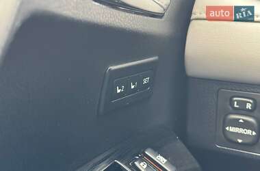 Внедорожник / Кроссовер Toyota RAV4 2017 в 