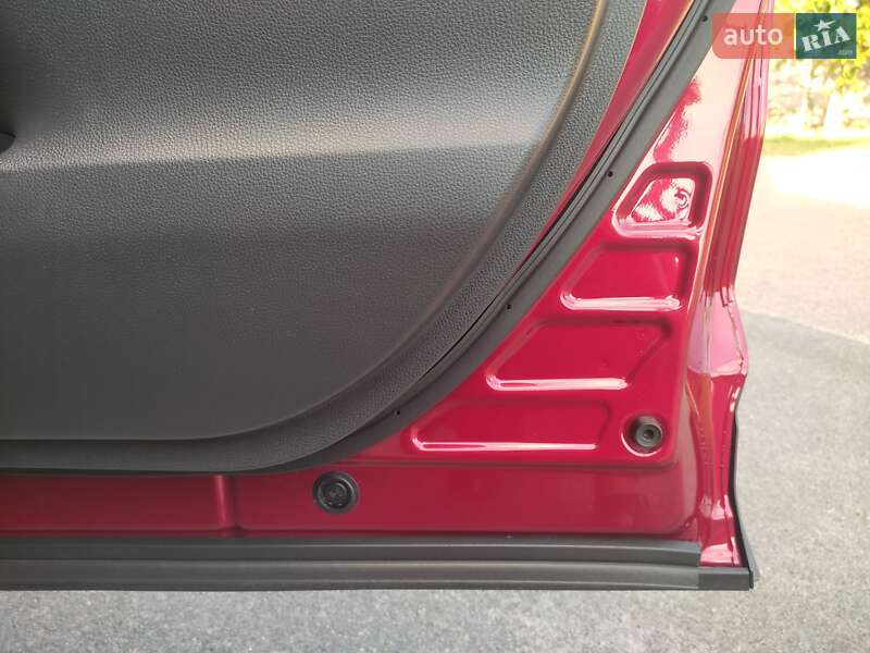 Позашляховик / Кросовер Toyota RAV4 2019 в Коропі фото 30 Позашляховик / Кросовер Toyota RAV4 2019 в Коропі