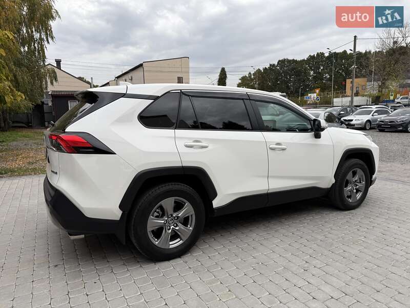 Внедорожник / Кроссовер Toyota RAV4 2023 в Виннице