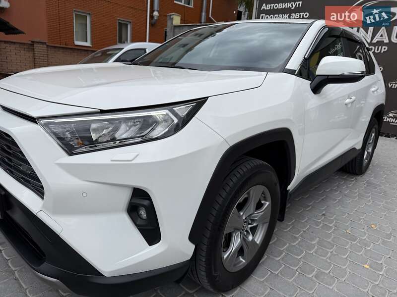 Внедорожник / Кроссовер Toyota RAV4 2023 в Виннице