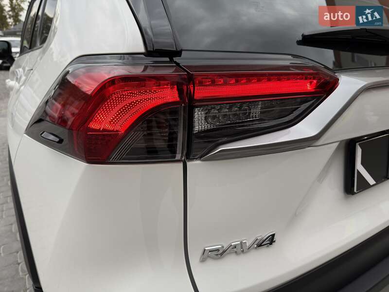 Внедорожник / Кроссовер Toyota RAV4 2023 в Виннице