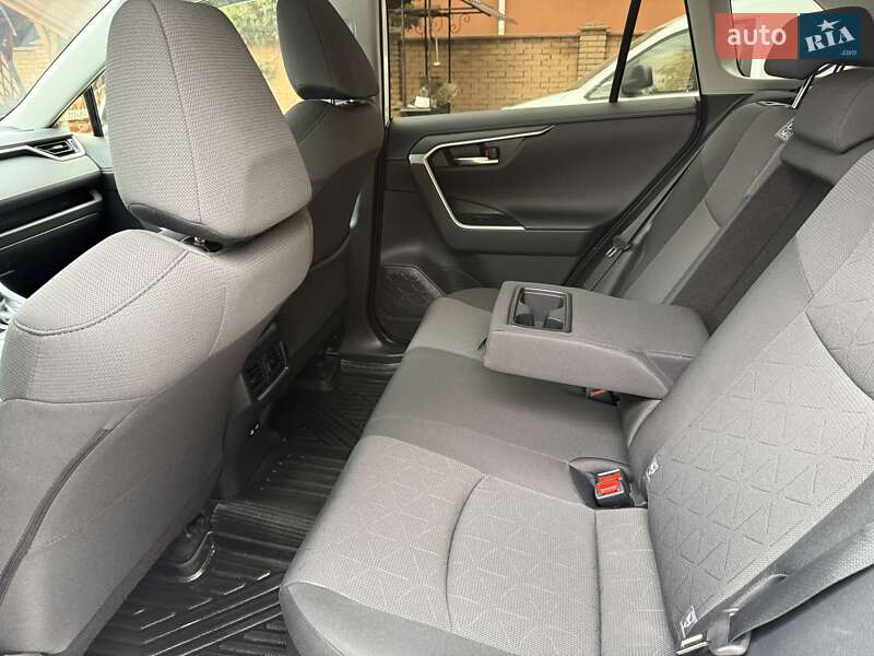 Внедорожник / Кроссовер Toyota RAV4 2023 в Виннице