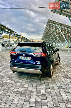 Позашляховик / Кросовер Toyota RAV4 2022 в 