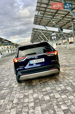 Позашляховик / Кросовер Toyota RAV4 2022 в 