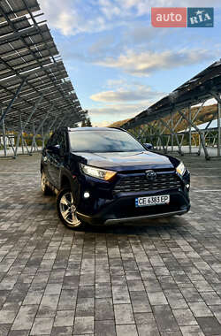 Позашляховик / Кросовер Toyota RAV4 2022 в 