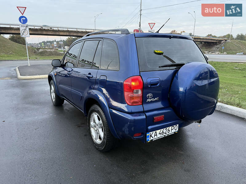 Внедорожник / Кроссовер Toyota RAV4 2002 в Киеве