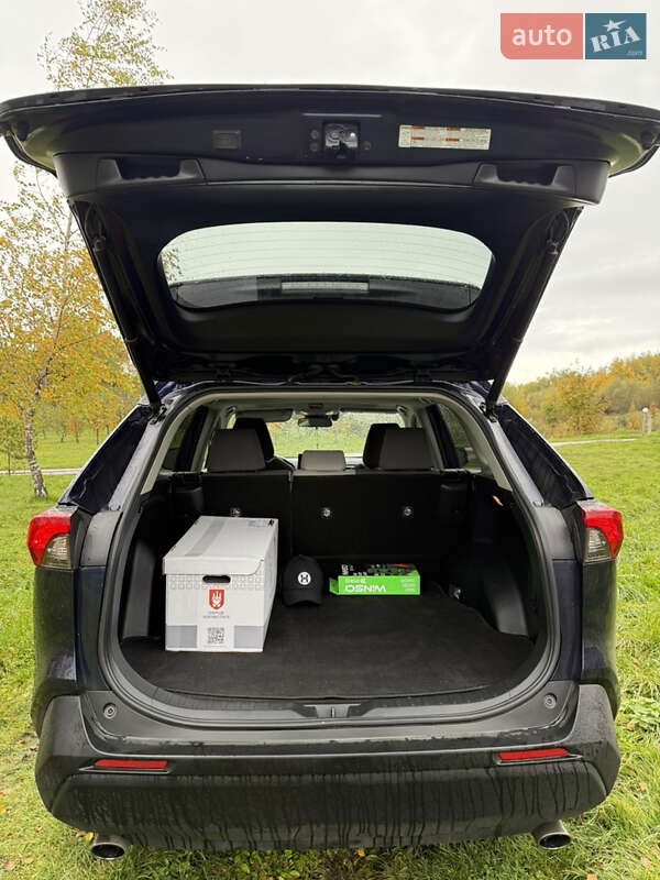 Позашляховик / Кросовер Toyota RAV4 2019 в Львові фото 2 Позашляховик / Кросовер Toyota RAV4 2019 в Львові