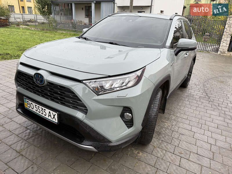 Внедорожник / Кроссовер Toyota RAV4 2021 в Тернополе