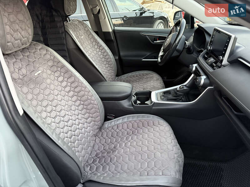 Внедорожник / Кроссовер Toyota RAV4 2021 в Тернополе