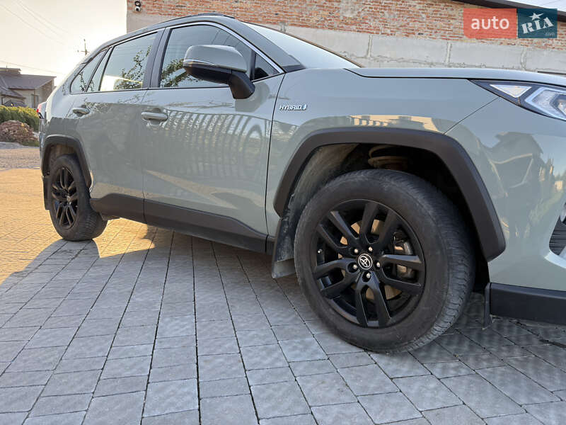 Внедорожник / Кроссовер Toyota RAV4 2021 в Тернополе