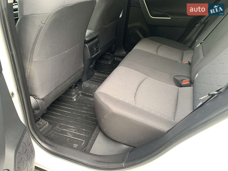 Внедорожник / Кроссовер Toyota RAV4 2022 в Подольске фото 17 Внедорожник / Кроссовер Toyota RAV4 2022 в Подольске