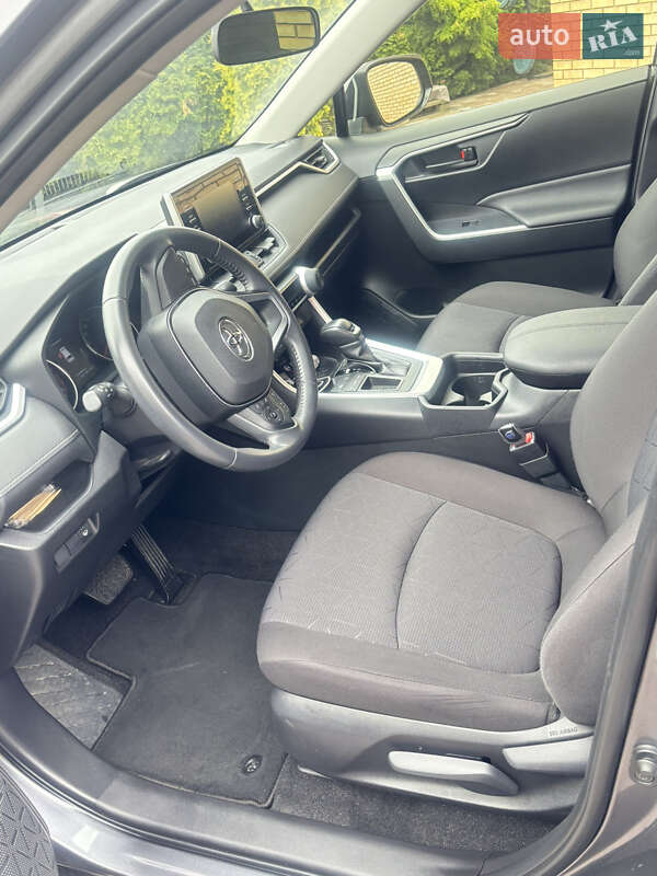 Внедорожник / Кроссовер Toyota RAV4 2020 в Киеве фото 5 Внедорожник / Кроссовер Toyota RAV4 2020 в Киеве