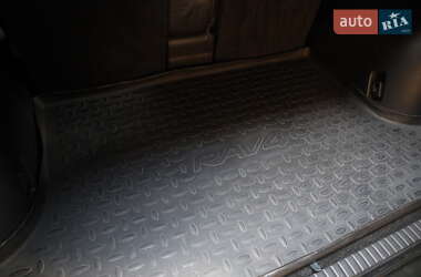 Внедорожник / Кроссовер Toyota RAV4 2011 в 