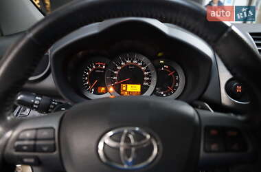 Внедорожник / Кроссовер Toyota RAV4 2011 в 