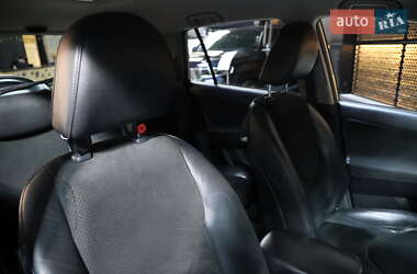 Внедорожник / Кроссовер Toyota RAV4 2011 в 