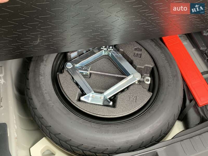 Внедорожник / Кроссовер Toyota RAV4 2020 в Киеве