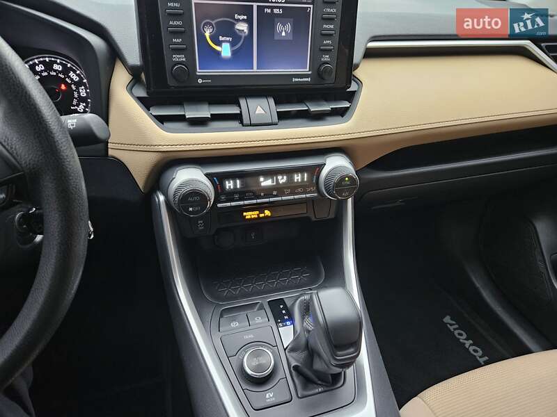 Позашляховик / Кросовер Toyota RAV4 2022 в Києві