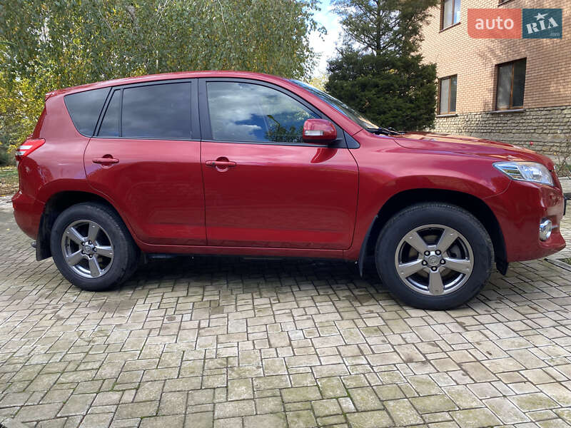 Внедорожник / Кроссовер Toyota RAV4 2012 в Киеве