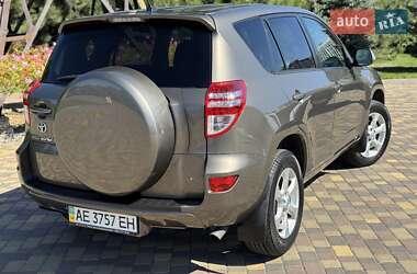 Внедорожник / Кроссовер Toyota RAV4 2011 в 
