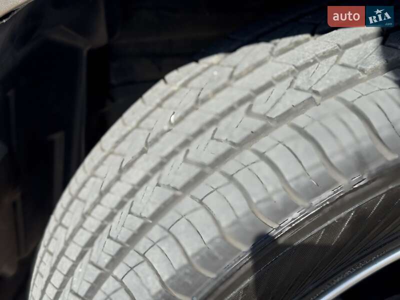 Позашляховик / Кросовер Toyota RAV4 2011 в Дніпрі