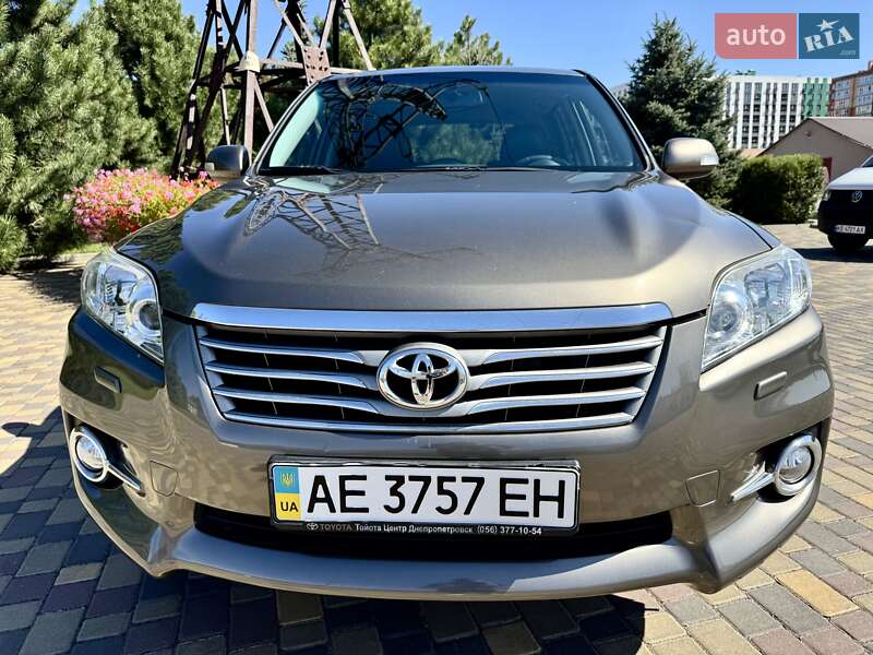 Позашляховик / Кросовер Toyota RAV4 2011 в Дніпрі