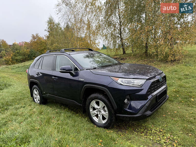 Позашляховик / Кросовер Toyota RAV4 2019 в Львові фото 15 Позашляховик / Кросовер Toyota RAV4 2019 в Львові