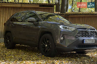 Позашляховик / Кросовер Toyota RAV4 2019 в Хмельницькому