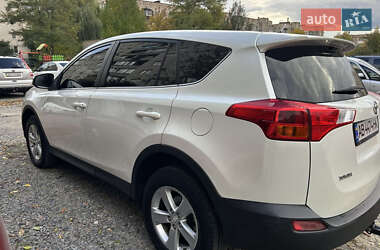 Внедорожник / Кроссовер Toyota RAV4 2013 в 