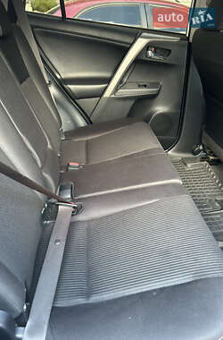 Внедорожник / Кроссовер Toyota RAV4 2013 в 