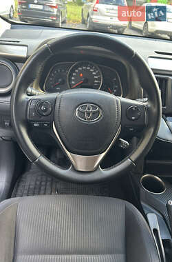 Внедорожник / Кроссовер Toyota RAV4 2013 в 