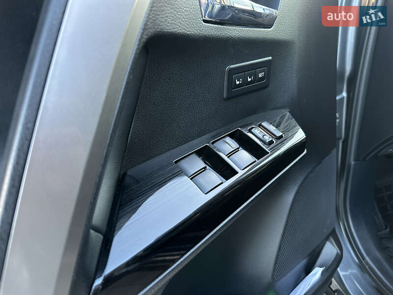 Внедорожник / Кроссовер Toyota RAV4 2016 в Умани фото 36 Внедорожник / Кроссовер Toyota RAV4 2016 в Умани