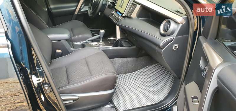 Позашляховик / Кросовер Toyota RAV4 2017 в Харкові фото 10 Позашляховик / Кросовер Toyota RAV4 2017 в Харкові