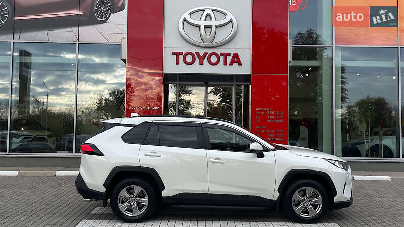 Позашляховик / Кросовер Toyota RAV4 2022 в Запоріжжі