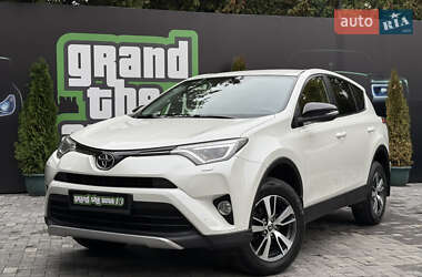 Внедорожник / Кроссовер Toyota RAV4 2016 в 