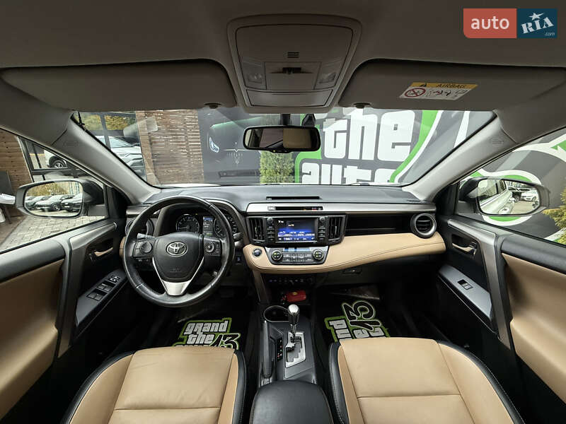 Внедорожник / Кроссовер Toyota RAV4 2016 в Киеве