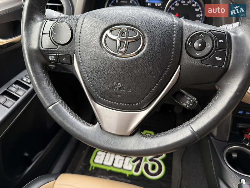 Внедорожник / Кроссовер Toyota RAV4 2016 в Киеве