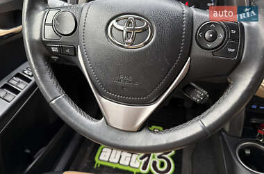 Внедорожник / Кроссовер Toyota RAV4 2016 в 