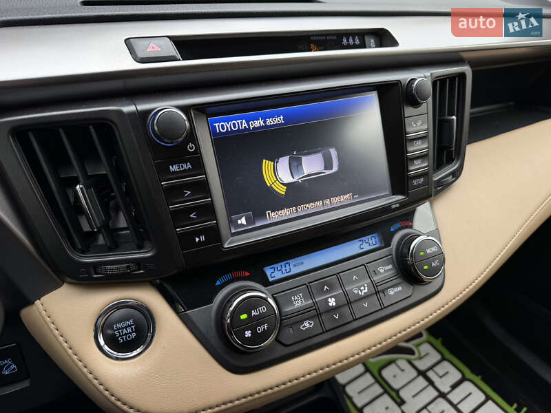 Внедорожник / Кроссовер Toyota RAV4 2016 в Киеве