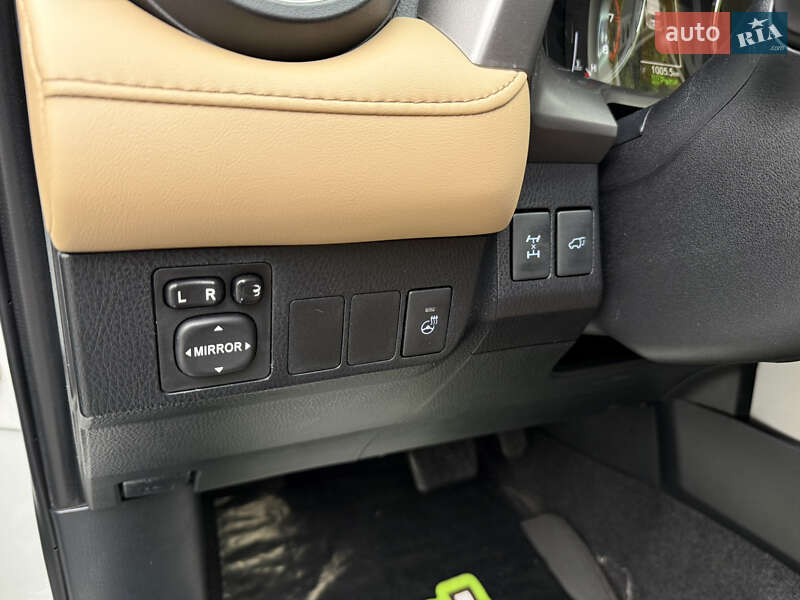 Внедорожник / Кроссовер Toyota RAV4 2016 в Киеве