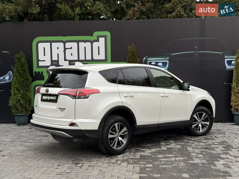 Внедорожник / Кроссовер Toyota RAV4 2016 в Киеве
