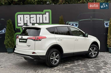 Внедорожник / Кроссовер Toyota RAV4 2016 в 