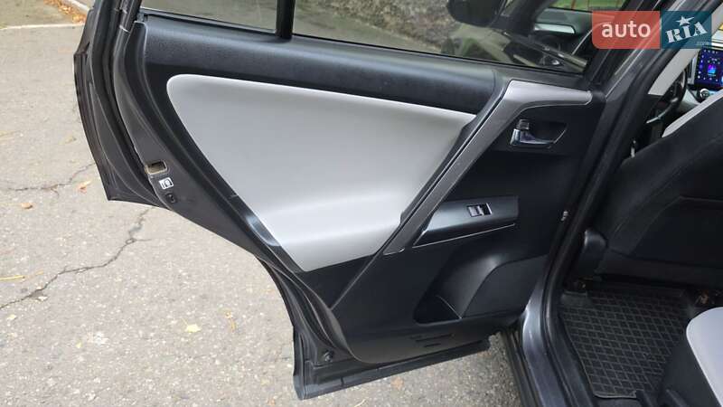 Позашляховик / Кросовер Toyota RAV4 2016 в Одесі