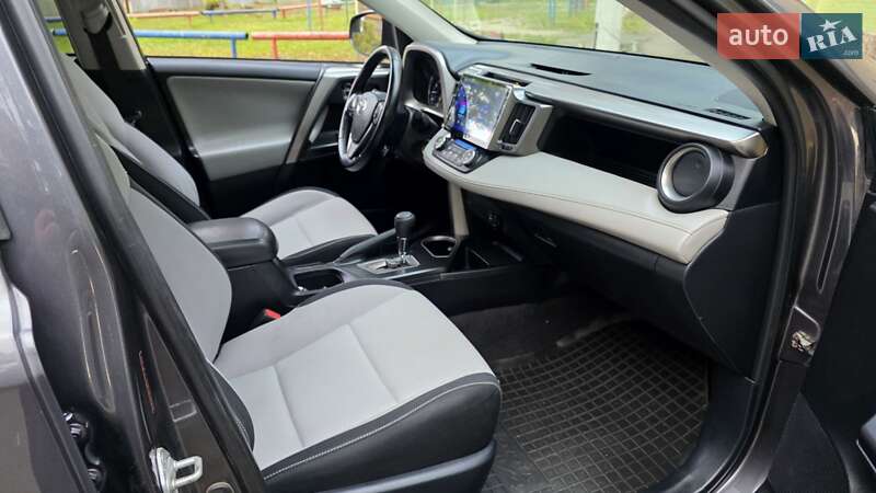Позашляховик / Кросовер Toyota RAV4 2016 в Одесі
