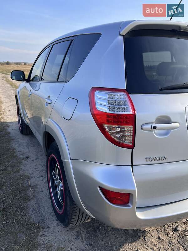Позашляховик / Кросовер Toyota RAV4 2012 в Рівному фото 8 Позашляховик / Кросовер Toyota RAV4 2012 в Рівному