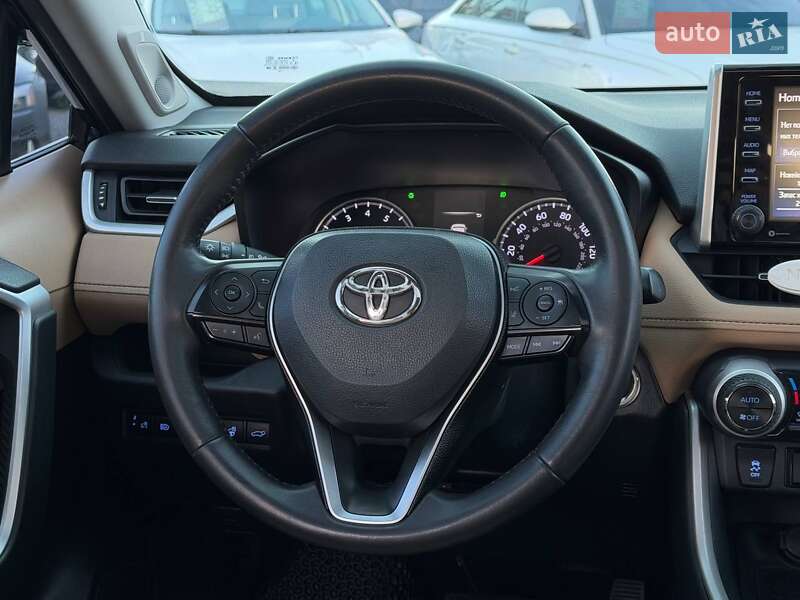 Внедорожник / Кроссовер Toyota RAV4 2019 в Харькове