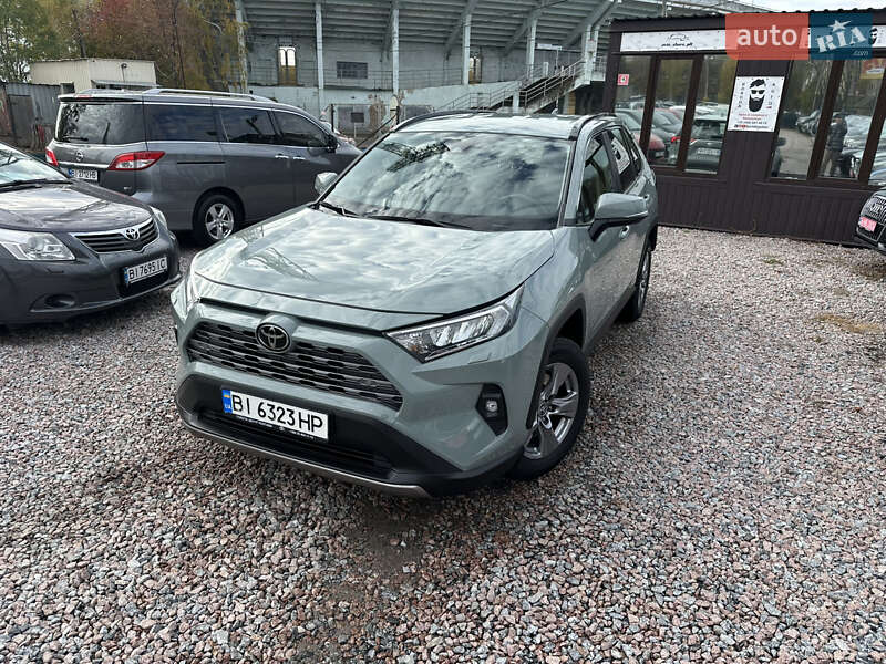 Внедорожник / Кроссовер Toyota RAV4 2022 в Полтаве