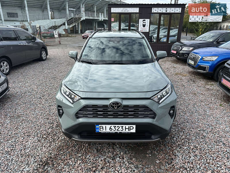 Внедорожник / Кроссовер Toyota RAV4 2022 в Полтаве