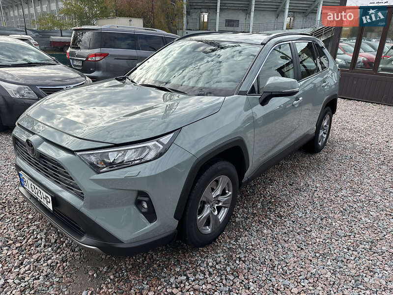 Внедорожник / Кроссовер Toyota RAV4 2022 в Полтаве
