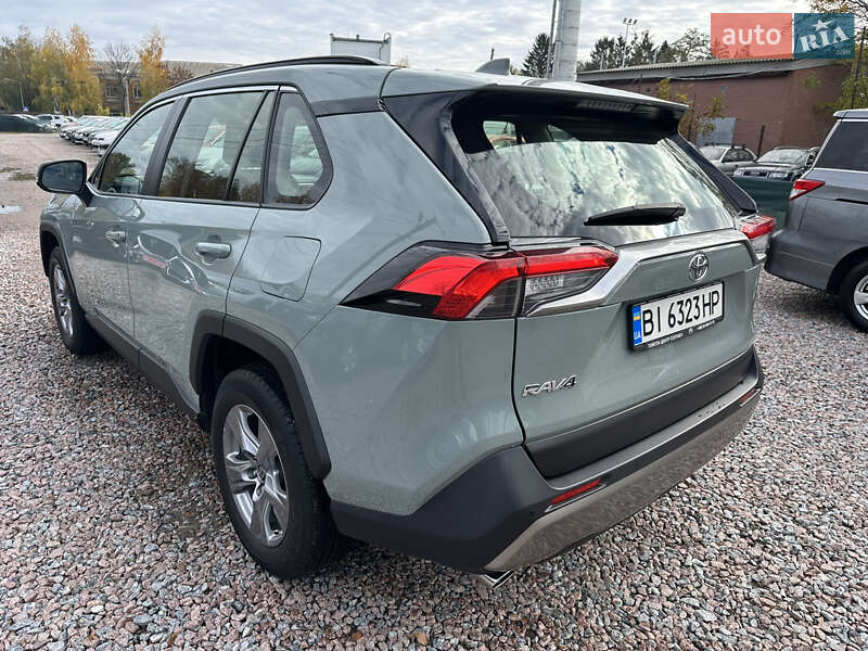 Внедорожник / Кроссовер Toyota RAV4 2022 в Полтаве